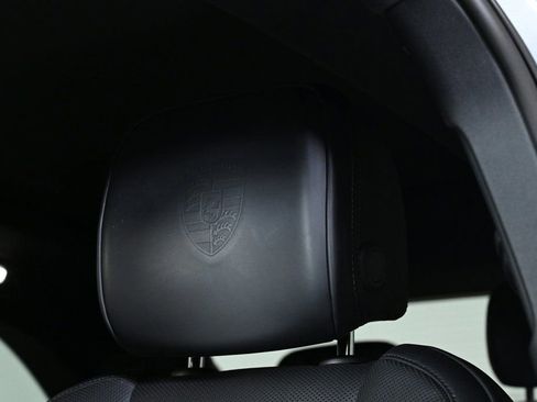 Certified 2024 Porsche Macan image 22