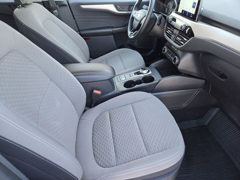 Used 2022 Ford Escape SE w/ Cold Weather Package image 15