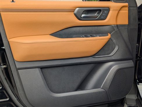 New 2025 Nissan Armada SL image 16