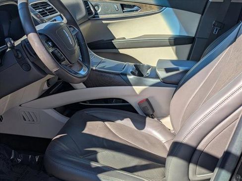 Used 2020 Lincoln Nautilus Reserve image 15