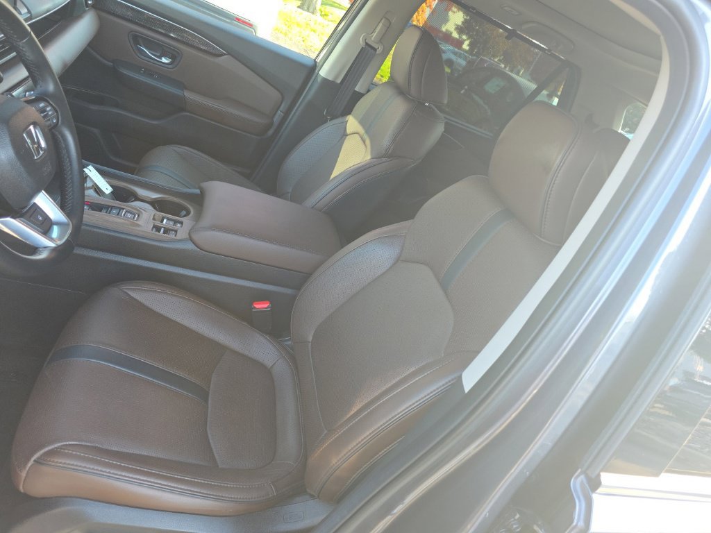 Used 2025 Honda Pilot Elite image 11