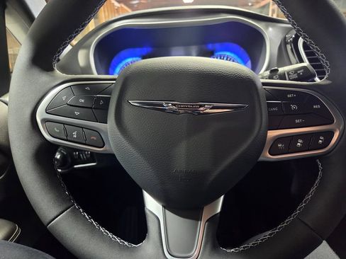 New 2026 Chrysler Pacifica Select FWD image 6