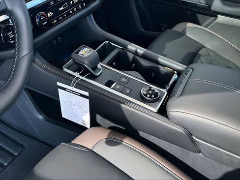 New 2026 Nissan Pathfinder Platinum image 7