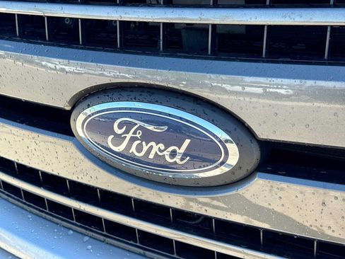 Used 2018 Ford F150 XLT w/ Equipment Group 302A Luxury AWD/4WD image 11