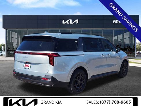 New 2025 Kia Carnival SX Prestige image 5