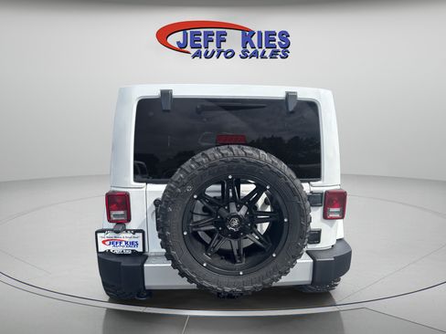 Used 2015 Jeep Wrangler Unlimited Sahara w/ Dual Top Group AWD/4WD image 6