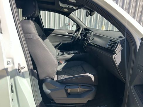 New 2026 Volkswagen Atlas Cross Sport SE FWD image 31