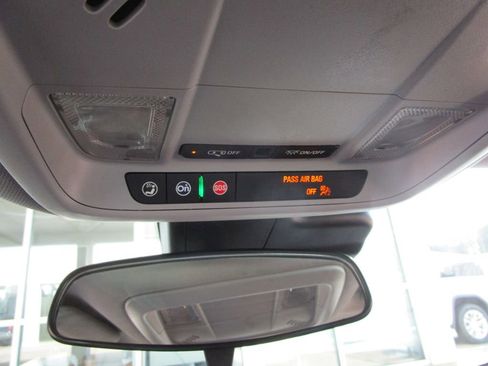 Used 2024 Chevrolet Malibu LT image 32