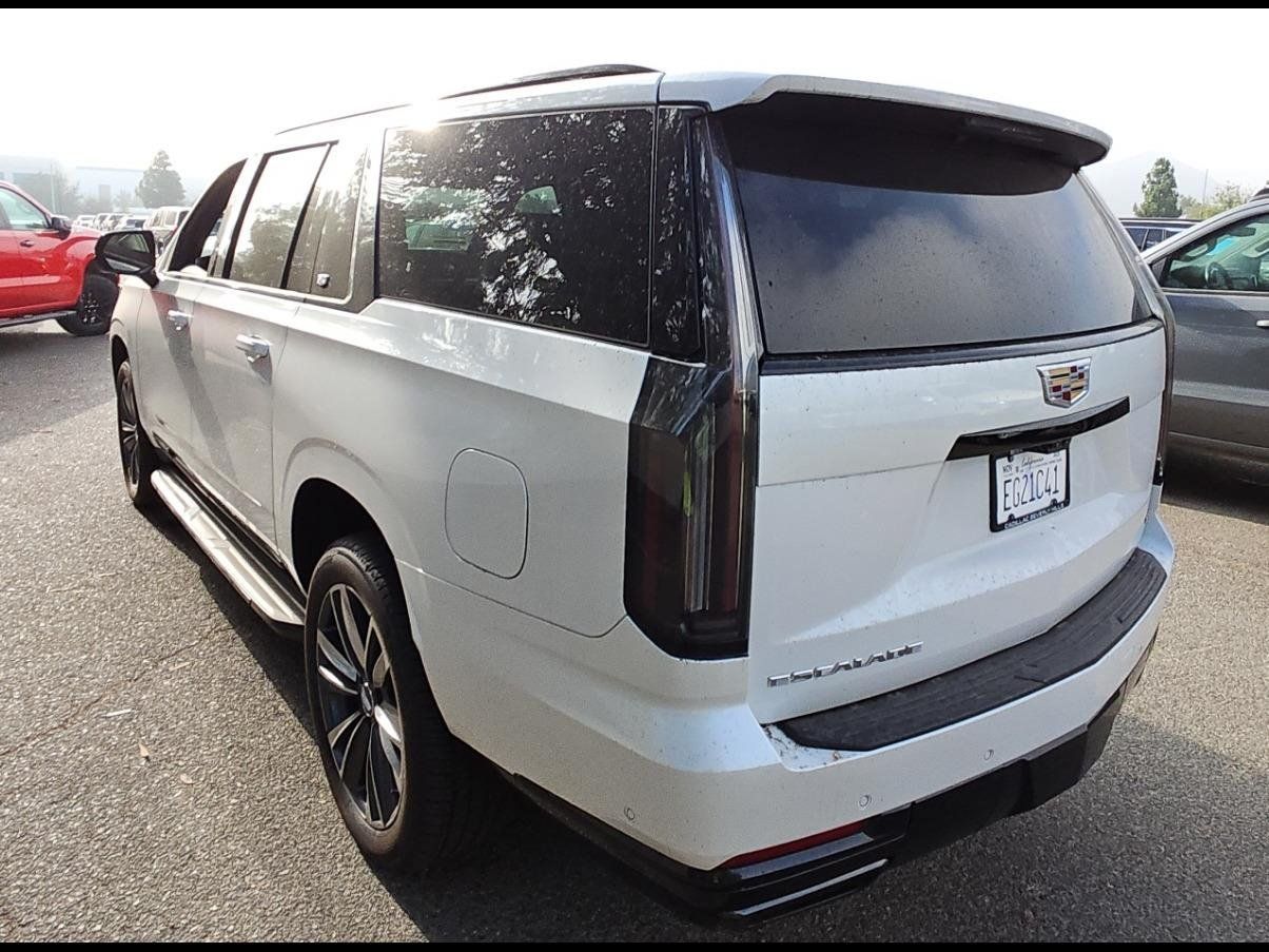 Used 2025 Cadillac Escalade ESV Sport RWD image 8