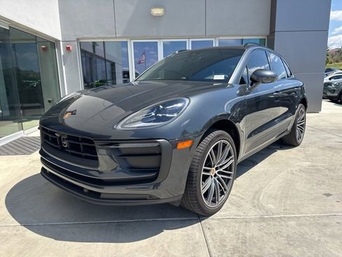Used 2024 Porsche Macan w/ Premium Plus Package image 3