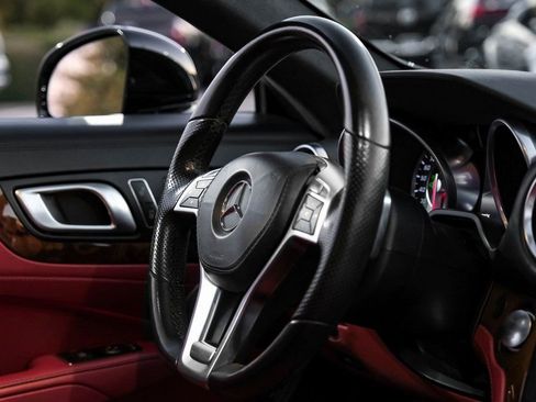 Used 2016 Mercedes-Benz SL 550 image 12