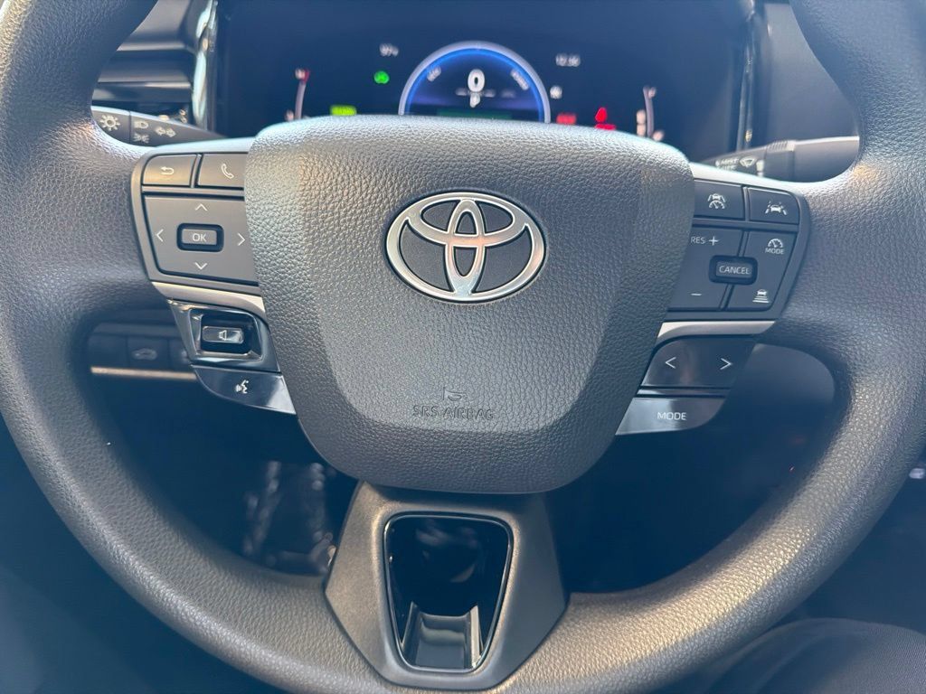 Certified 2025 Toyota Camry LE FWD image 18