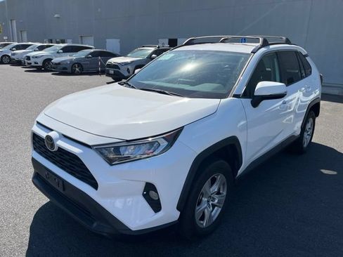 Used 2021 Toyota RAV4 XLE FWD image 1
