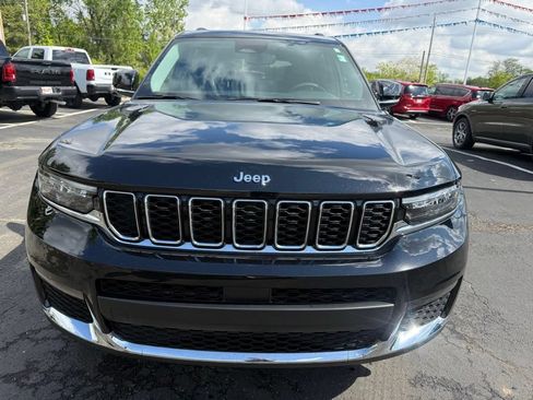 Used 2023 Jeep Grand Cherokee L Limited AWD/4WD image 3