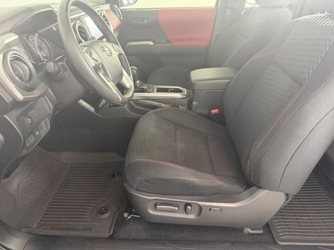 Used 2022 Toyota Tacoma SR5 w/ Technology Package RWD image 22