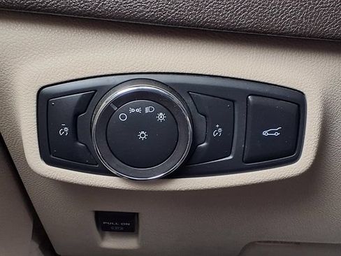 Used 2019 Lincoln MKC Reserve w/ MKC Climate Package FWD image 17