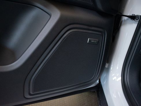 New 2026 Porsche Macan image 20