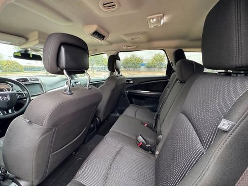Used 2019 Dodge Journey SE image 10