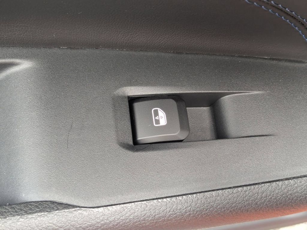 New 2026 Jeep Compass Latitude AWD/4WD image 24