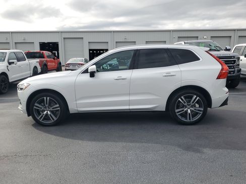 Used 2019 Volvo XC60 T5 Momentum w/ Multimedia Package image 6