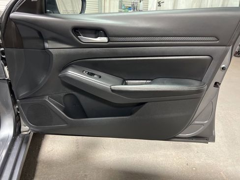 Used 2024 Nissan Altima 2.5 SV FWD image 10