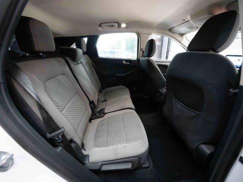 Used 2020 Ford Escape SE image 26