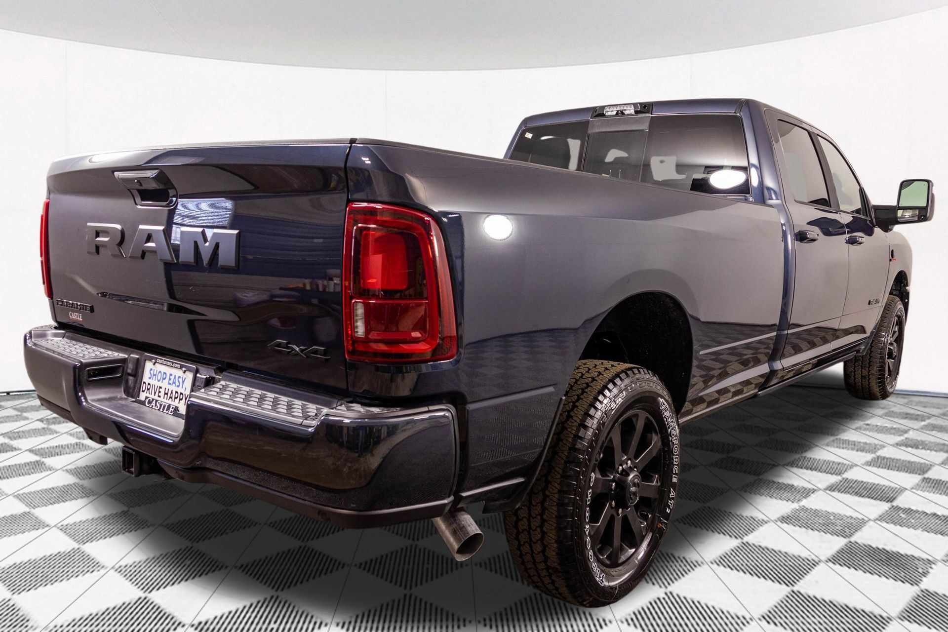 New 2026 RAM 3500 Laramie AWD/4WD image 17