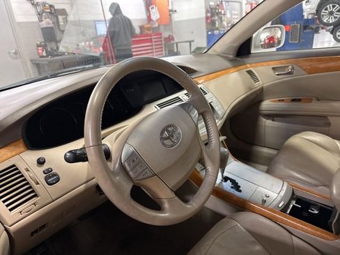 Used 2006 Toyota Avalon XLS image 4