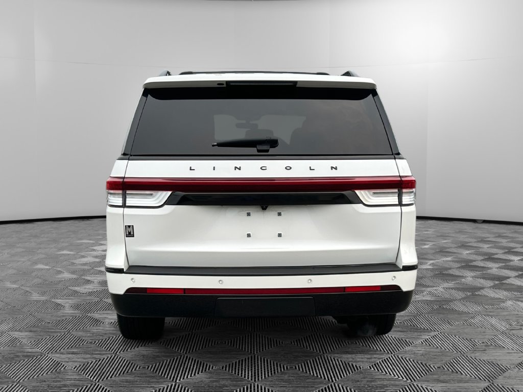 Used 2023 Lincoln Navigator Reserve w/ Monochromatic Package AWD/4WD image 5