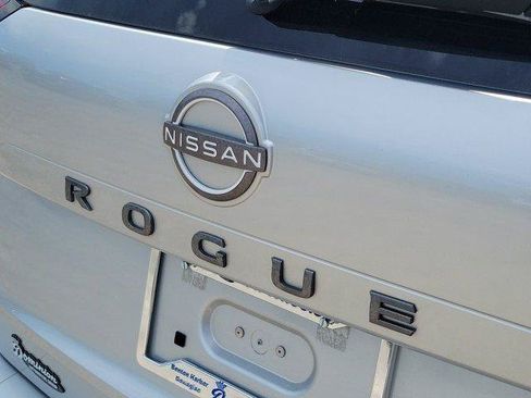 Used 2024 Nissan Rogue SV AWD/4WD image 6