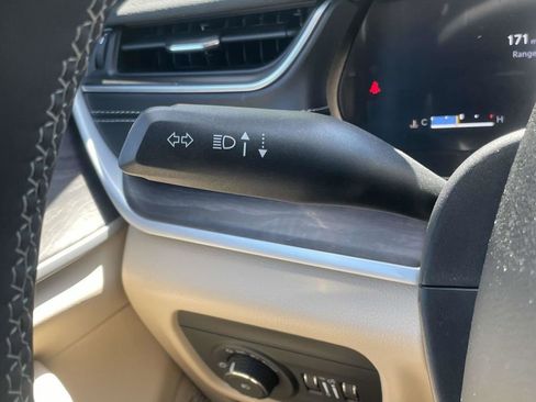 Used 2025 Jeep Grand Cherokee Limited w/ Luxury Tech Group II image 34