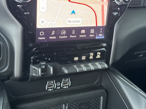 New 2026 RAM 2500 Laramie w/ Night Edition AWD/4WD image 19