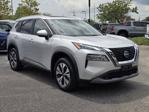 Used 2023 Nissan Rogue SV w/ SV Premium B Package AWD/4WD image 3