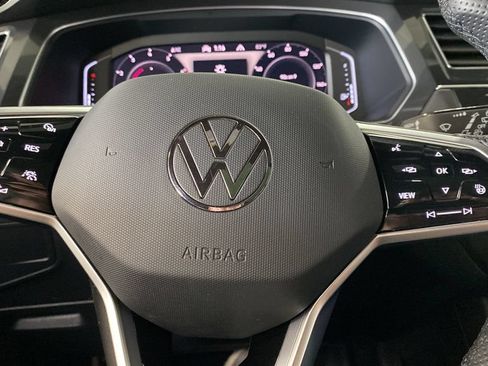 Used 2022 Volkswagen Tiguan SEL R-Line AWD/4WD image 16