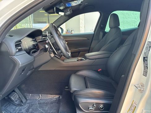 Used 2025 Maserati Grecale Modena AWD/4WD image 14