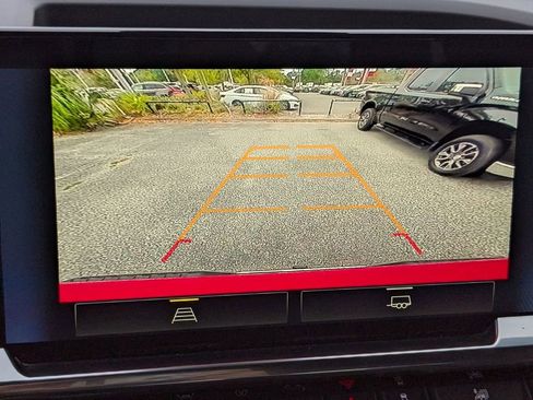 Used 2024 Chevrolet Silverado 1500 LT image 22