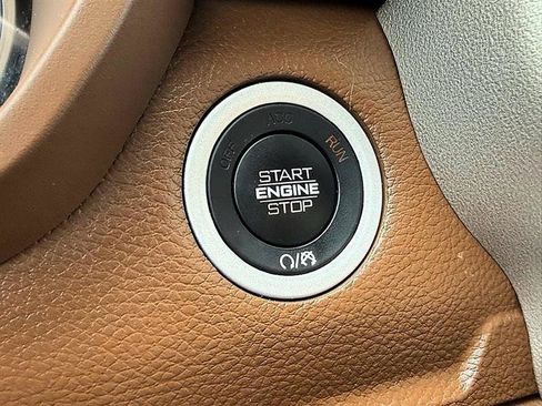 Used 2021 RAM 1500 Laramie AWD/4WD image 43