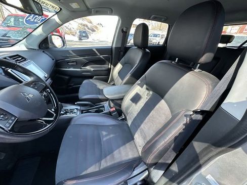 Used 2024 Mitsubishi Outlander Sport 2.0 SE image 15