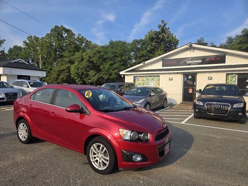 Used 2016 Chevrolet Sonic LT w/ Wheels and Fog Lamp Package FWD image 4