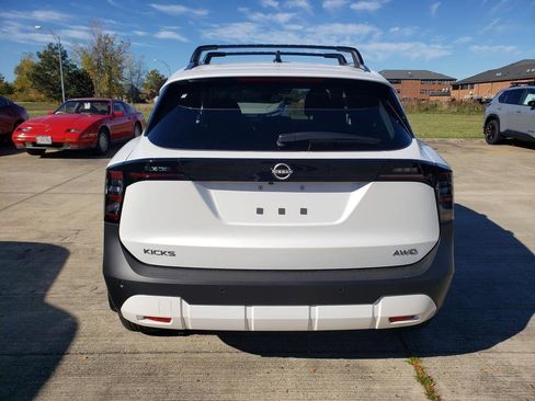 New 2026 Nissan Kicks SV w/ SV Premium Package image 5