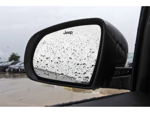 Used 2024 Jeep Compass Latitude AWD/4WD image 10