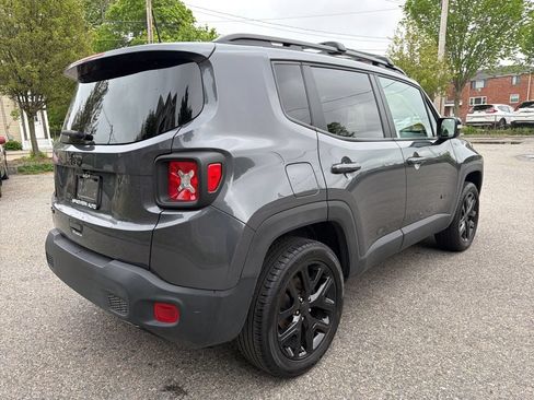 Used 2022 Jeep Renegade Altitude w/ Convenience Group AWD/4WD image 7