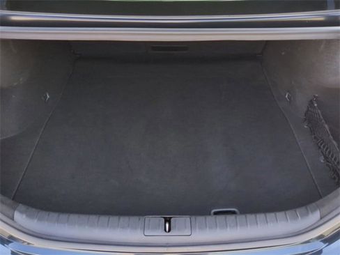 Used 2025 Genesis G70 2.5T image 36