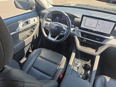 Certified 2025 Ford Explorer Active w/ Active Comfort Package AWD/4WD image 32
