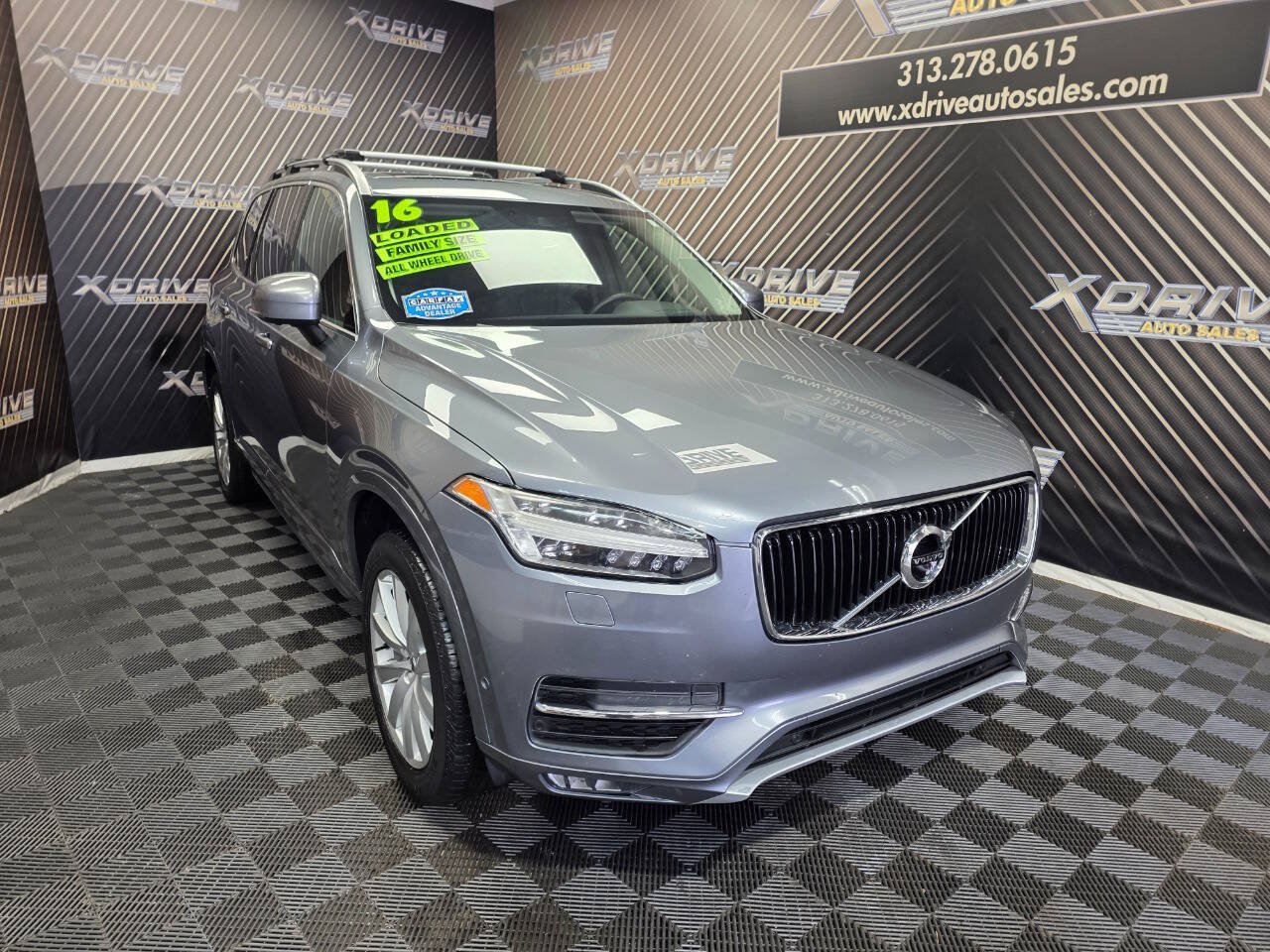Used 2016 Volvo XC90 T6 Momentum w/ Momentum Plus Package AWD/4WD image 7