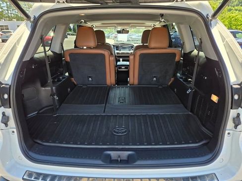 Used 2019 Toyota Highlander Limited AWD/4WD image 18
