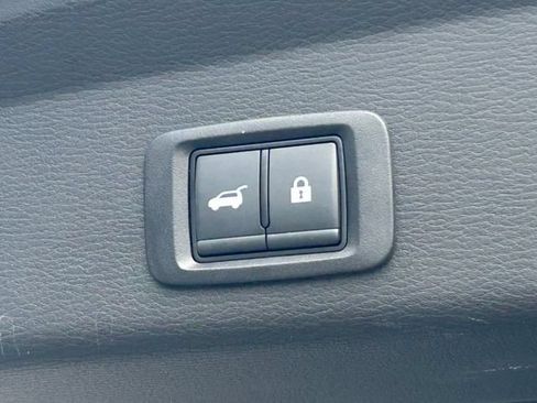 Used 2025 Mitsubishi Outlander 4WD Plug-In Hybrid image 34