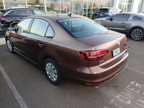 Used 2016 Volkswagen Jetta S image 10