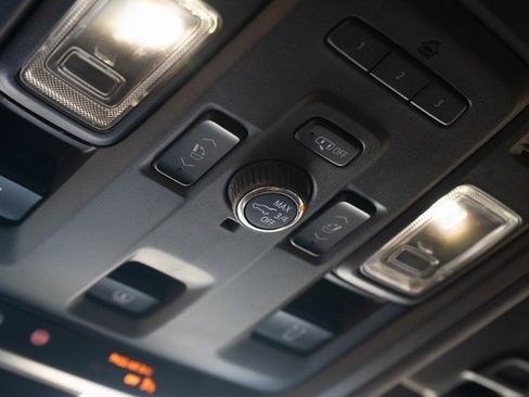 Used 2021 GMC Yukon Denali w/ Denali Premium Package image 41