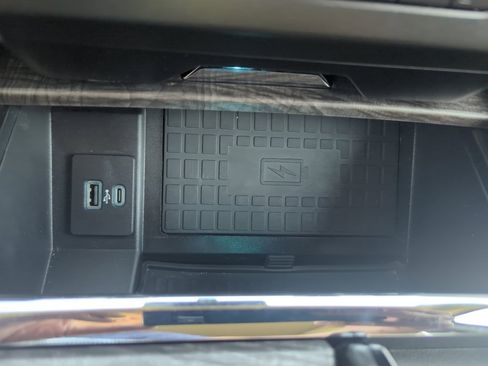 Used 2021 Ford Expedition Limited image 24